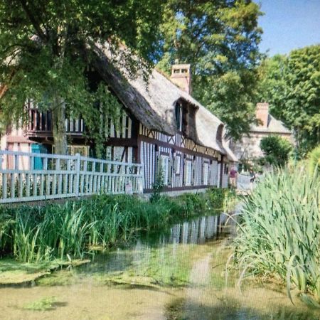 Le Clos-Masure De Beatrice Montreuil-en-Caux 外观 照片